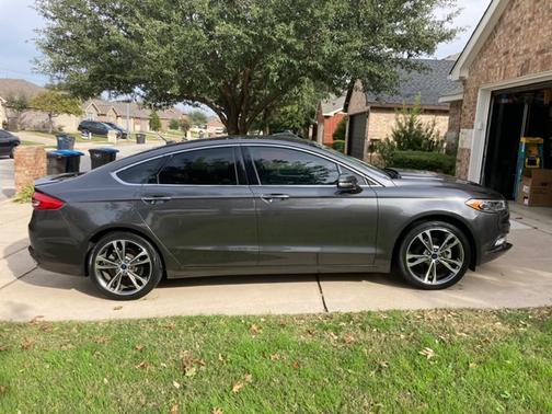 Photo 1 of 16 of 2017 Ford Fusion Titanium